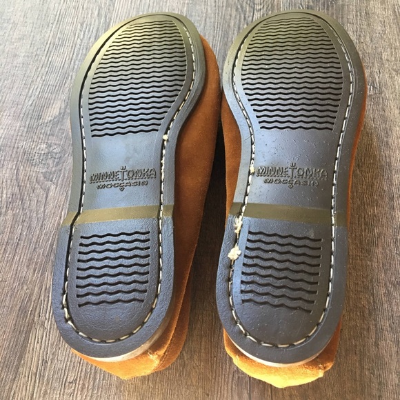 Minnetonka Moccasins in Great condition - Picture 2 of 2